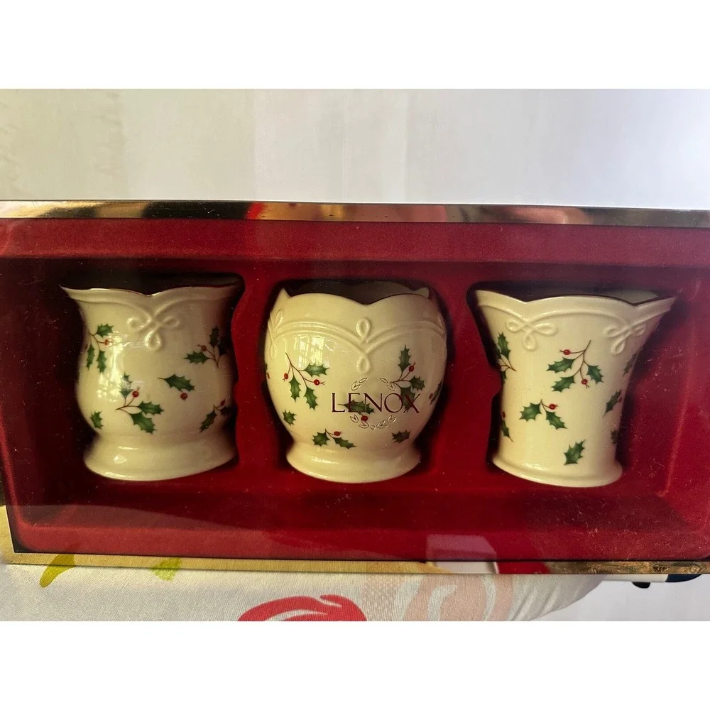 Lenox Holiday Bud Vases Set of 3 Christmas Holly Berries Floral‎ Decor